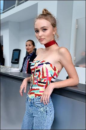 Now-Out-Lily-Rose-Depp (1908x2867, 415 k...)